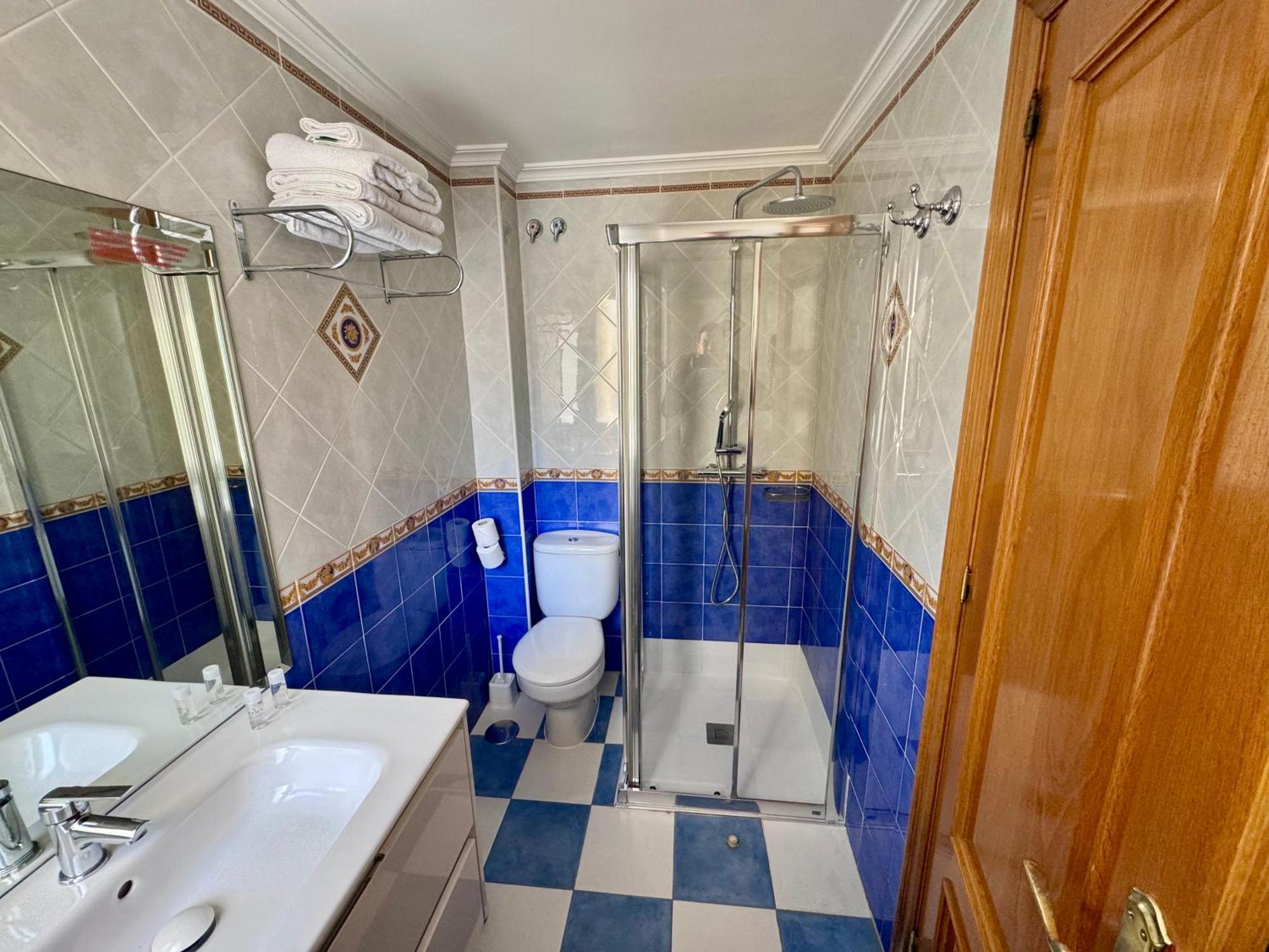 Apartamentos Nina De Oro Torremolinos Kültér fotó