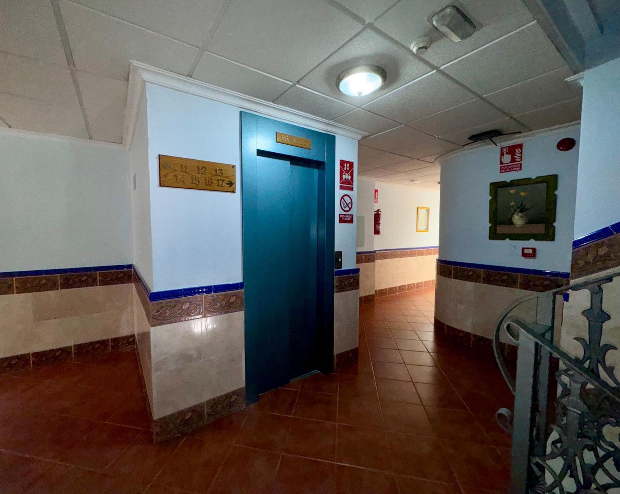 Apartamentos Nina De Oro Torremolinos Kültér fotó