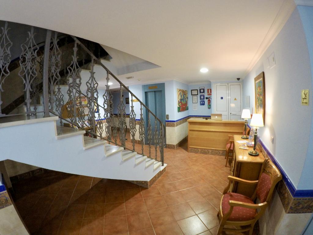 Apartamentos Nina De Oro Torremolinos Kültér fotó